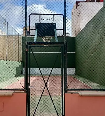 & Pool * Arinaga