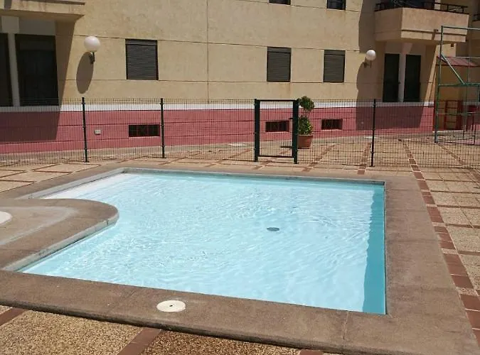 & Pool * Arinaga